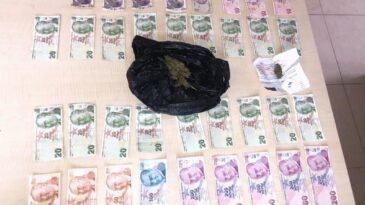 Suriyeli baba, hayattaki tek varlığı  oğlunun sağlığına kavuşmasını istiyor