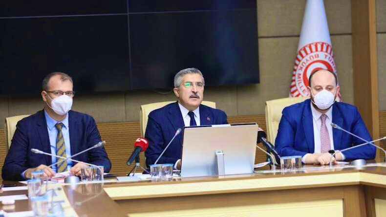 “İNTERNET YASASI ACİLEN ÇIKARILMALI”