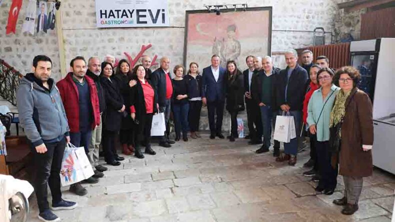 HATAY BÜYÜKŞEHİR BELEDİYE BAŞKANI LÜTFÜ SAVAŞ PARLAMENTO MUHABİRLERİNİN SORULARINI YANITLADI