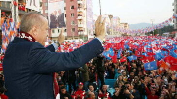 Cumhurbaşkanı Erdoğan, “Fildişi kuleler ve sırça köşkler içinde değil, halkın arasında siyaset yapıyoruz”