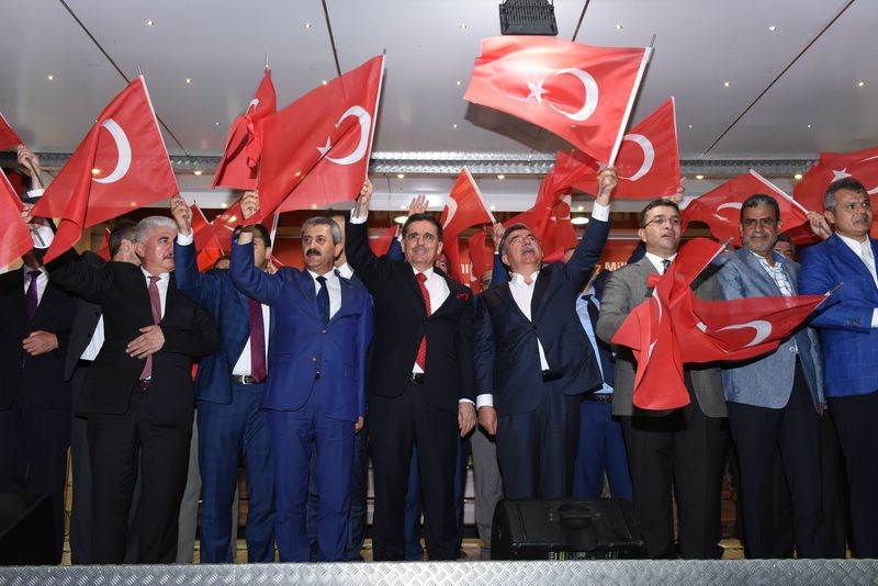 “Tek Vatan, Tek Bayrak, Tam Demokrasi” Hatay’da Demokrasi ve Şehitler Mitingi Coşku Dolu Anlar Yaşattı