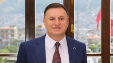 SAVAŞ: “BÜROKTALARIN GÖREVİ SİYASET DEĞİL, ÇÖZÜM ÜRETMEK