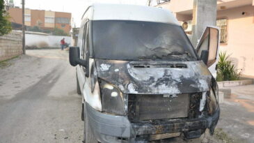 Polis, 10 aracı yakan 2 kişiyi yakaladı