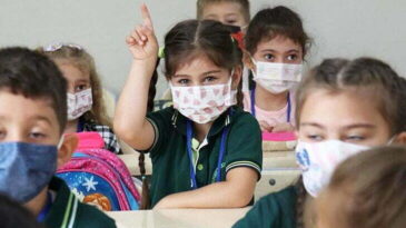 ÖĞRENCİ, POZİTİF VAKA ÇIKMASI HALİNDE OKULA DEVAM EDEMEYECEK