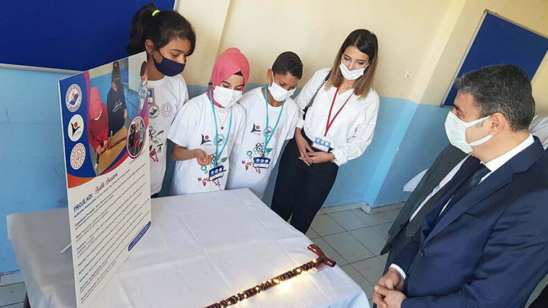 Kaymakam ÖZTÜRK “TÜBİTAK-4006 Bilim Fuarının” Açılışına Katıldı