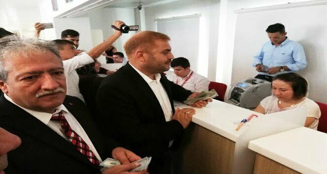Hataylı nakliyeciler döviz bozdurdu