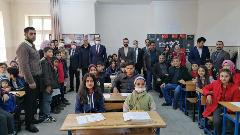 REYHANLI’DA ÖĞRENCİLERİN KARNE SEVİNCİ