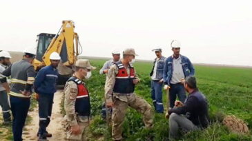 JANDARMA EŞLİĞİNDE ÇİFTÇİNİN ELEKTRİĞİNİ KESTİLER!