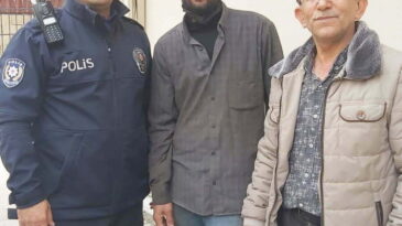 SURİYELİ KAĞIT TOPLAYICISI, BULDUĞU 8 BİN 500 LİRAYI  SAHİBİNE TESLİM ETTİ