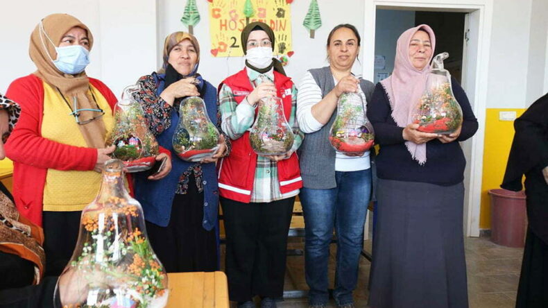 Kumlu’da kursiyerler “teraryum” çalışması yaptı