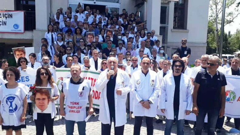 SAĞLIK ÇALIŞANLARI AÇIKLAMA YAPTI