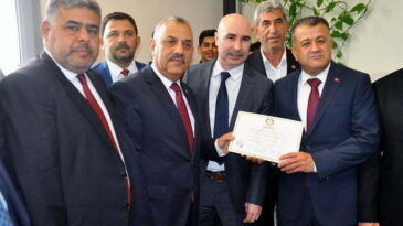 Reyhanlı ve Kumlu belediye başkanları görevlerine başladı