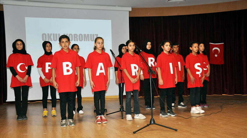 Öğrencilerden Barış Pınarı Harekatı’na destek