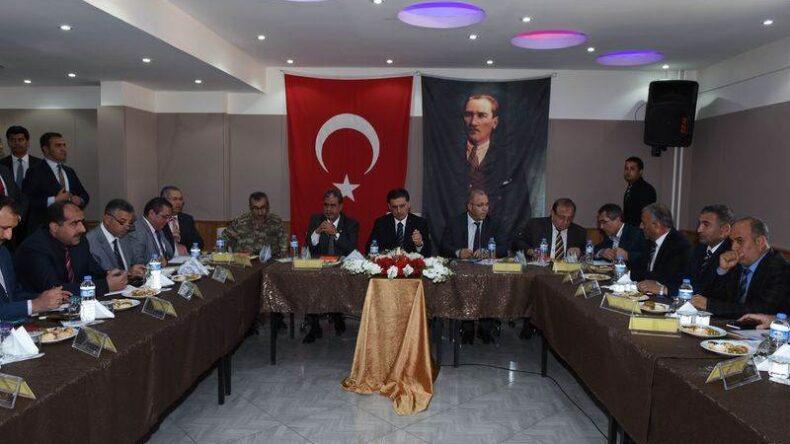 Vali Topaca Suriyeli STK Temsilcileriyle  Bir Araya Geldi