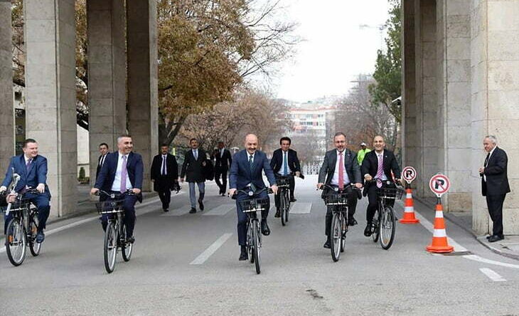 VEKİL KAŞIKÇI, MECLİSTE PEDAL ÇEVİRDİ