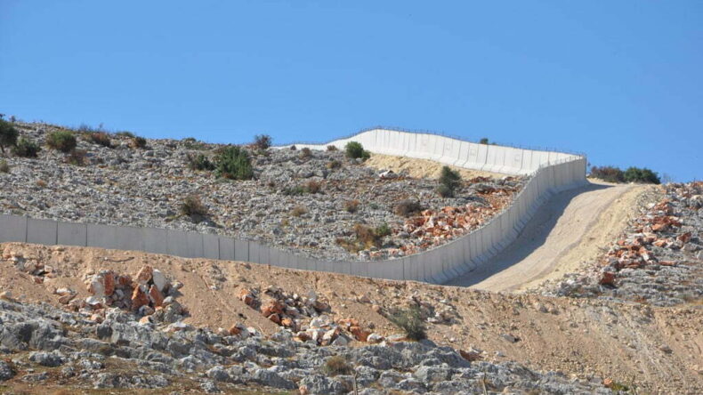 Hatay-Suriye sınırına 77 kilometrelik beton duvar çekildi