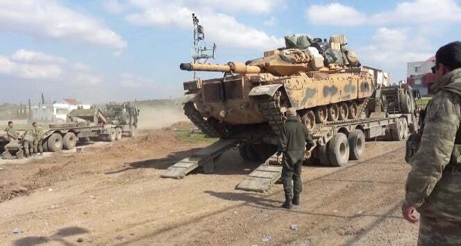 Sınıra tank sevkiyatı devam ediyor