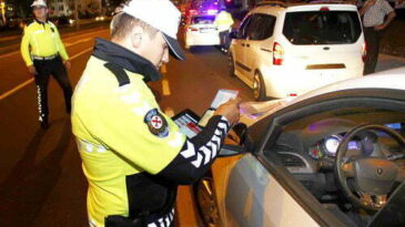 33 ARAÇ SÜRÜCÜSÜNÜN  BELGESİNE EL KONULDU