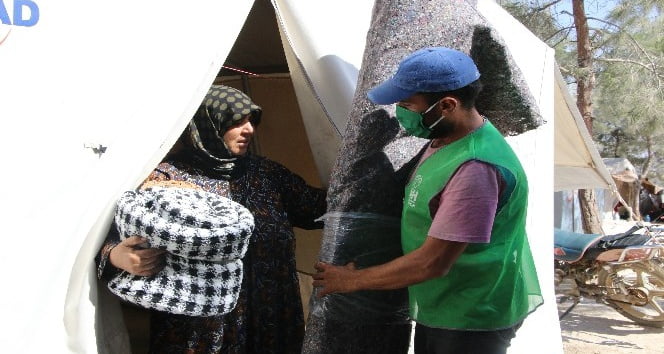 AFRİN’DE 250 AİLEYE HALI VE  BATTANİYE YARDIMI