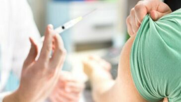 SAĞLIK BAKANI KOCA, GRİP AŞISININ KİMLERE YAPILACAĞINI AÇIKLADI