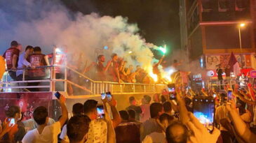 Şampiyon Hatayspor’a coşkulu karşılama