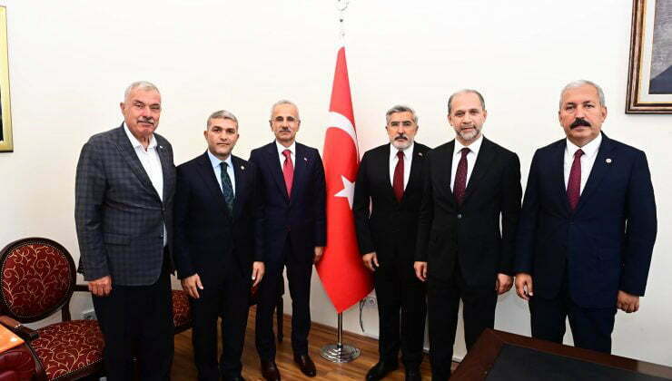 AK PARTİLİLERDEN BAKAN URALOĞLU’NA ZİYARET
