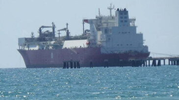 Türkiye’nin ilk doğalgaz depolama gemisi Ertuğrul Gazi, Hatay’da