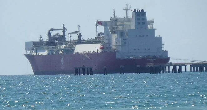 Türkiye’nin ilk doğalgaz depolama gemisi Ertuğrul Gazi, Hatay’da