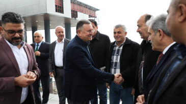 YIKILAN EVİNİN DUVARLARINA ‘GERİ DÖNECEĞİZ HATAY’ YAZAN VATANDAŞLARIMIZ İÇİN ADAY OLDUM