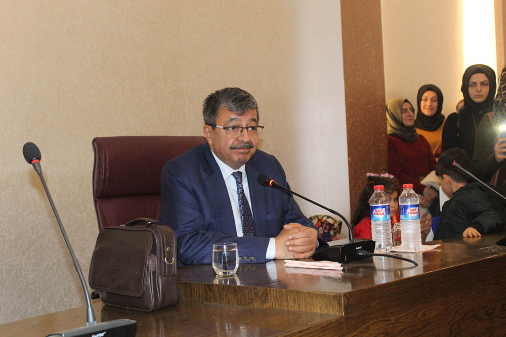 Divan Edebiyatı Yazarı Hayati İnanç’tan şiir dinletisi ve söyleşi