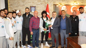BAŞKAN HACIOĞLU’NA ŞAMPİYONLUK SÖZÜ VERDİLER