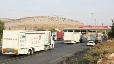 Mobil sağlık klinikleri  Suriye’deki kamplarda