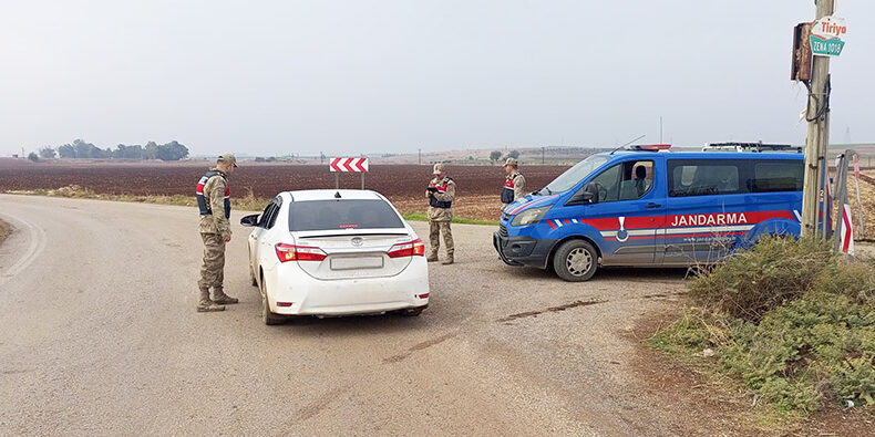 REYHANLI’DA 35 KAÇAK GÖÇMEN YAKALANDI