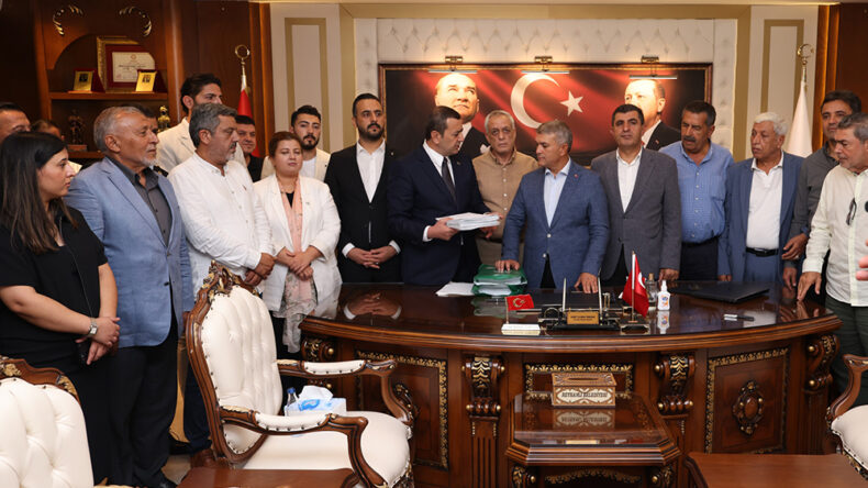BAŞKAN YUMUŞAK’TAN REYHANLI’DA GÜÇLÜ TEŞKİLAT HAMLESİ: 3 BİN 200 YENİ ÜYE