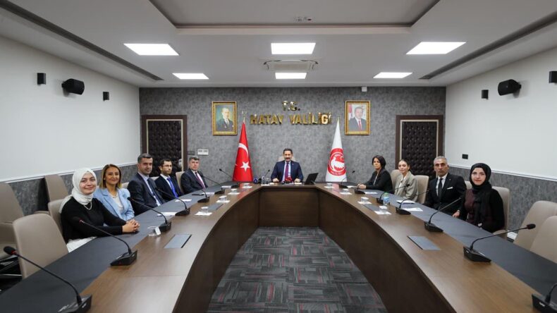 VALİ MUSTAFA MASATLI, ÖĞRETMENLER GÜNÜ NEDENİYLE EĞİTİM HEYETİNİ MAKAMINDA KABUL ETTİ