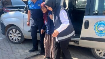 Yürümekte güçlük çeken kadına Başkan Yumuşaktan takdir toplayan merhamet