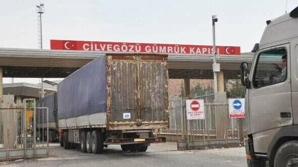 BM’den İdlib’e 34 TIR insani yardım