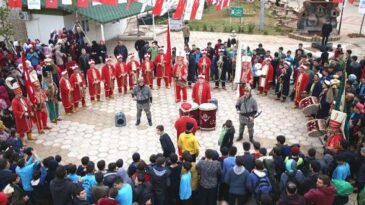 Suriyeli yetimlere  mehteranlı konser
