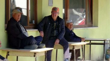 İçişleri Bakanlığı’ndan 65 yaş üstü için flaş karar: Dışarı çıkmaları sınırlandırıldı