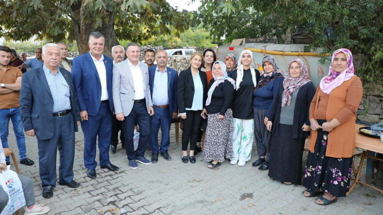 LÜTFÜ SAVAŞ’A HASSALI VATANDAŞLARDAN YOĞUN İLGİ