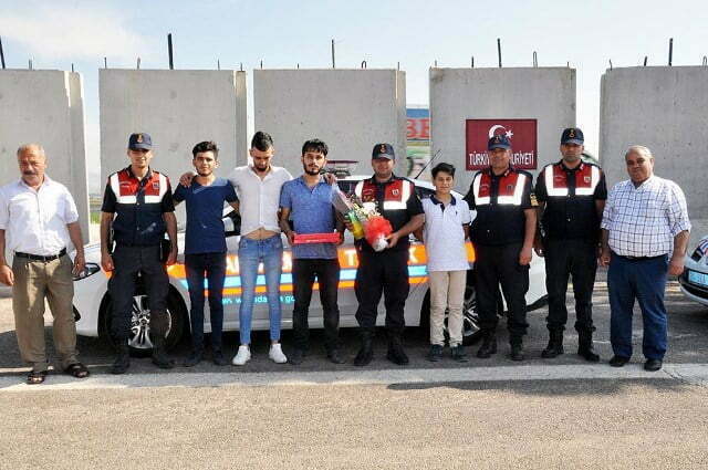 Sürücülerden, uygulamadaki Jandarmaya 180’inci yıl sürprizi