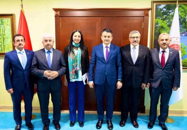 ÇİFTÇİLERİN SORUNLARINI BAKAN’A İLETTİLER