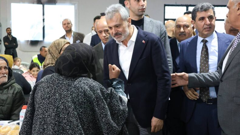 BAŞKAN ÖNTÜRK İFTARI KUMLULU VATANDAŞLARLA YAPTI