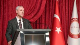 REKTÖR EREN UYARDI: “HESAPLARINIZI KULLANDIRMAYIN”