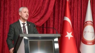 REKTÖR EREN UYARDI: “HESAPLARINIZI KULLANDIRMAYIN”