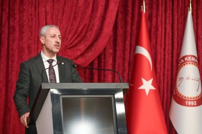 REKTÖR EREN UYARDI: “HESAPLARINIZI KULLANDIRMAYIN”