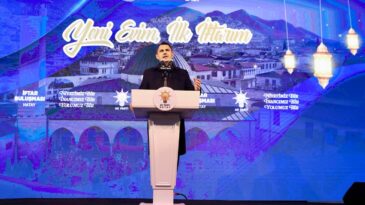 BAKAN MURAT KURUM HATAY’DA İFTAR PROGRAMINA KATILDI