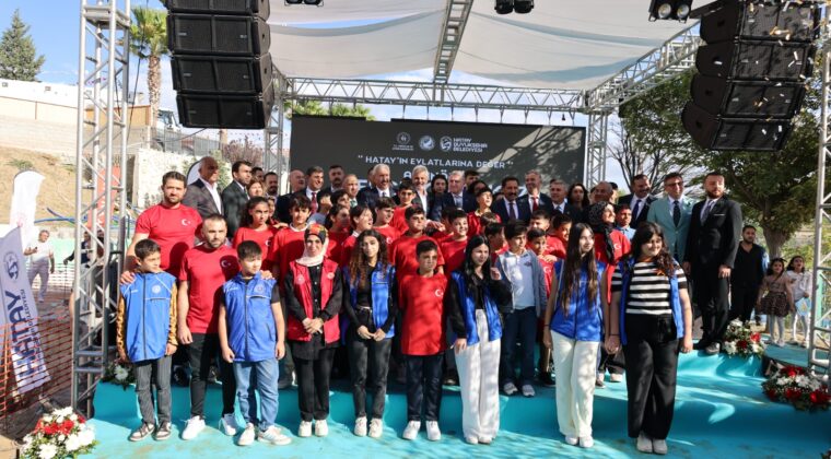 BAKAN BAK’IN KATILIMIYLA GENÇLİK MERKEZİNİN TEMELİ ATILDI