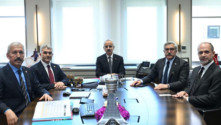 HATAY LOBİSİ, BAKAN URALOĞLU İLE YATIRIMLARI GÖRÜŞTÜ