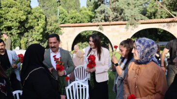 ŞEHİT ANNELERİ VE DEPREMZEDE ANNELER UNUTULMADI